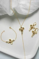 Collier de dos Fleurette