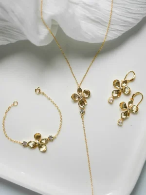 Collier de dos Fleurette