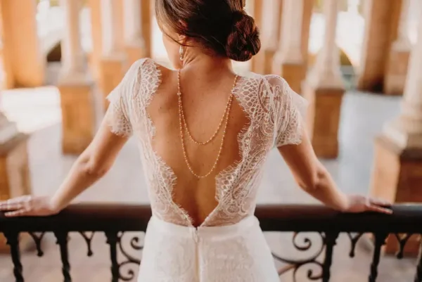 Collier de dos Muse