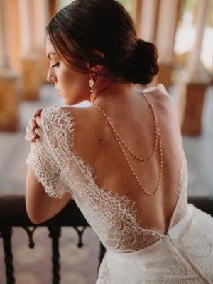 Collier-de-dos-Muse1.webp